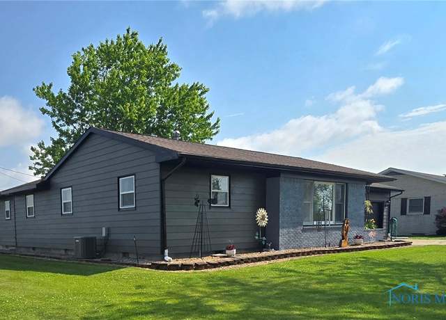 Property at 1154 Lagrange St, Napoleon, OH 43545, 3 beds, 2 baths