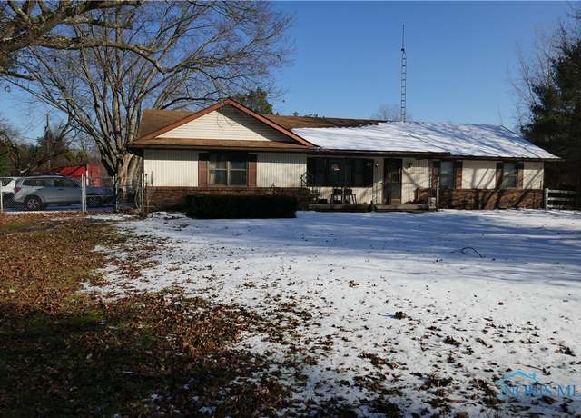 Property at 916 N Centennial Rd, Toledo, OH 43617, 2 beds, 2 baths