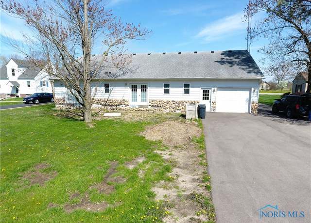 Property at 1704 N Genoa Clay Center Rd Unit R, Genoa, OH 43430, 4 beds, 2 baths