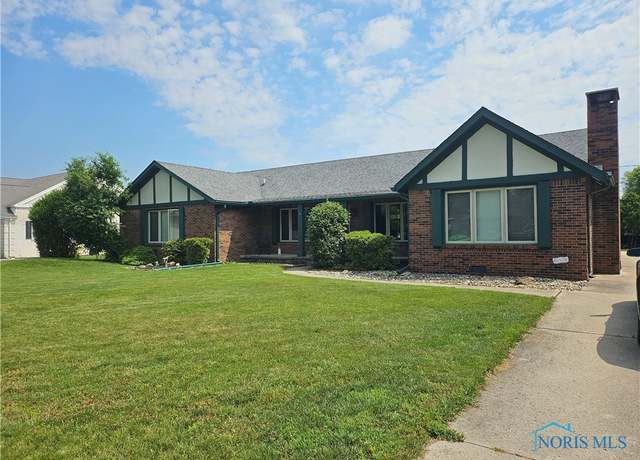 Property at 110 Harbor Point Rd, Rossford, OH 43460, 3 beds, 3 baths