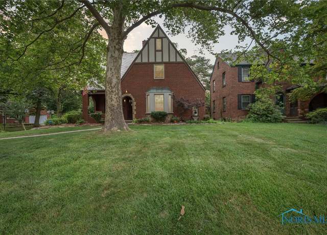 Property at 2254 Cheltenham Rd, Toledo, OH 43606, 3 beds, 1.5 baths