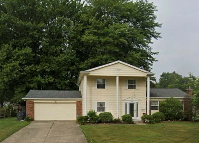 Property at 1938 Woodlore Dr, Toledo, OH 43614, 4 beds, 2 baths