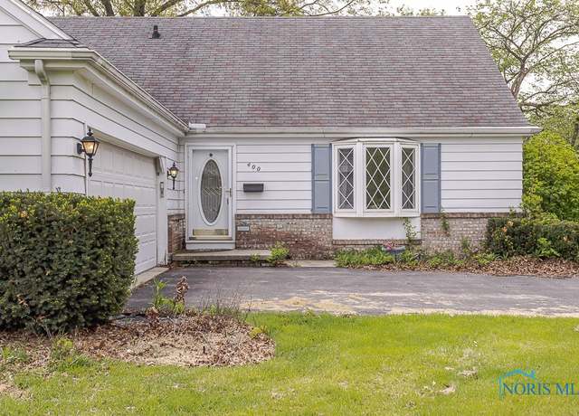 Property at 400 Orchard View Dr, Maumee, OH 43537, 3 beds, 2 baths