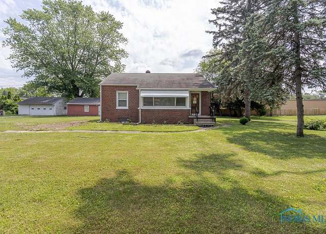 Property at 1147 Metcalf Rd, Toledo, OH 43615, 3 beds, 2 baths
