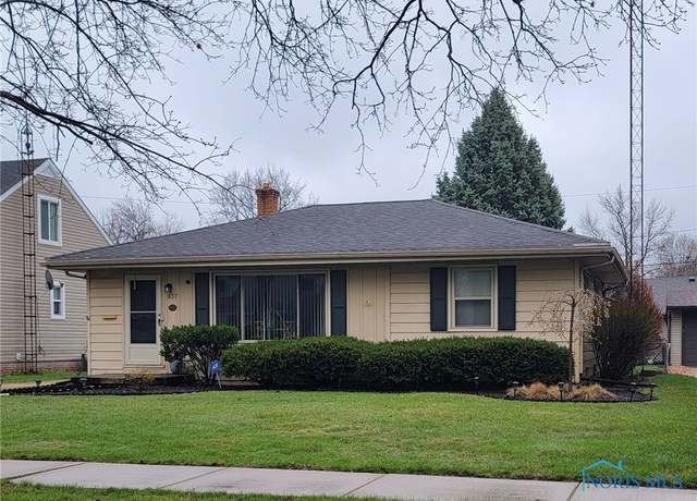 Property at 837 Sandralee Dr, Toledo, OH 43612, 3 beds, 2 baths