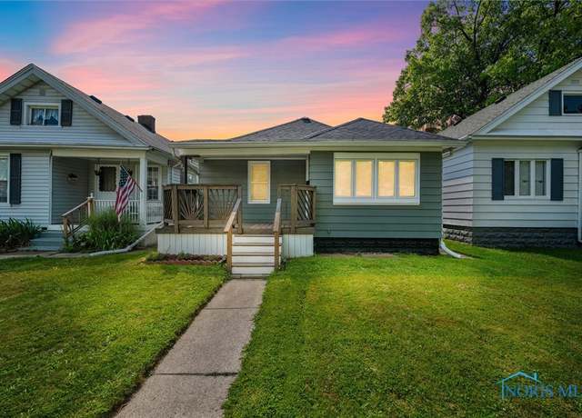 Property at 182 Elm St, Rossford, OH 43460, 2 beds, 1 bath