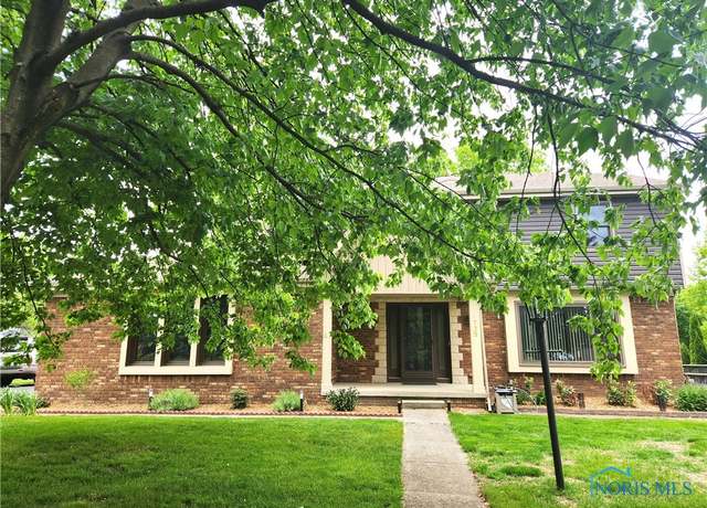 Property at 725 Ashbury Dr, Perrysburg, OH 43551, 4 beds, 2.5 baths