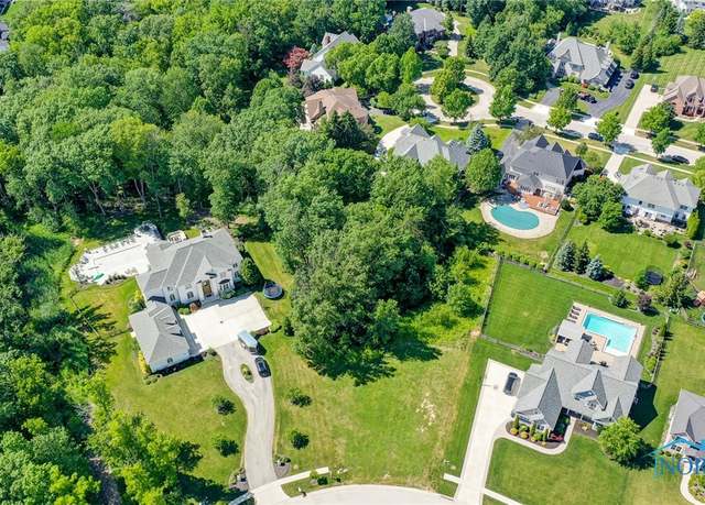 Property at 1019 Reserve Dr, Perrysburg, OH 43551