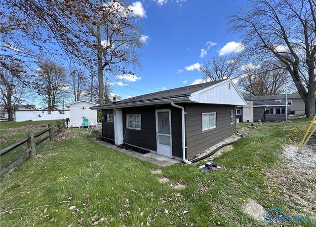 Property at 10119 W Locust Point Rd, Oak Harbor, OH 43449, 2 beds, 1 bath