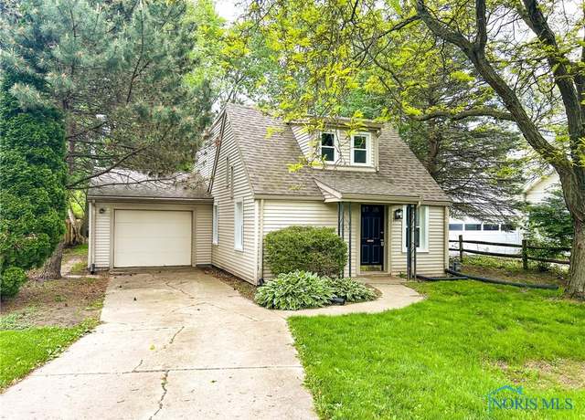Property at 5820 Semoff Dr, Toledo, OH 43613, 4 beds, 2 baths