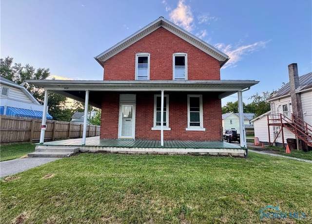 Property at 310 Hopkins St, Defiance, OH 43512, 3 beds, 1.5 baths