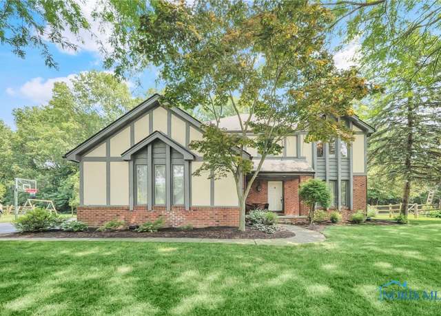 Property at 472 S Ridge Dr, Perrysburg, OH 43551, 4 beds, 2.5 baths