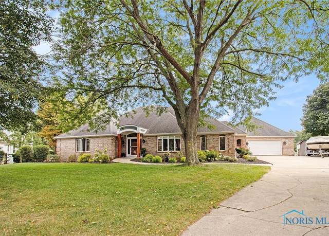 Property at 370 Coventry Ct, Perrysburg, OH 43551, 5 beds, 3 baths