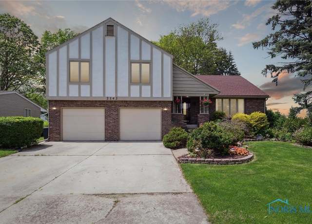 Property at 2142 Tracy Rd, Northwood, OH 43619, 4 beds, 2.5 baths