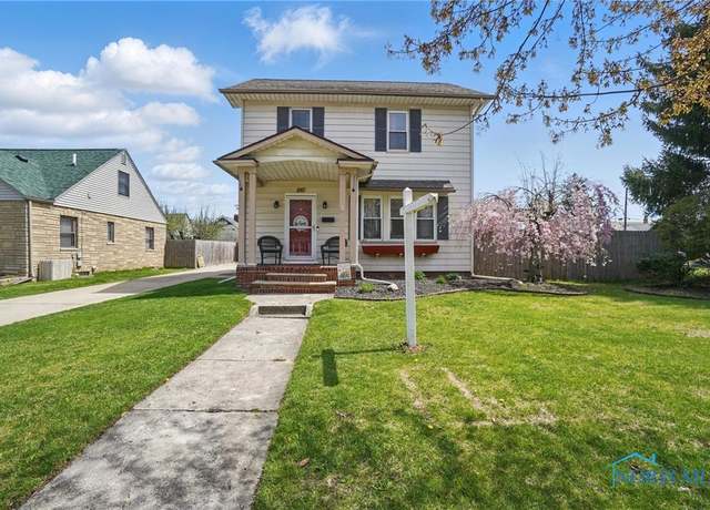 Property at 641 Ansonia St, Oregon, OH 43616, 3 beds, 2 baths