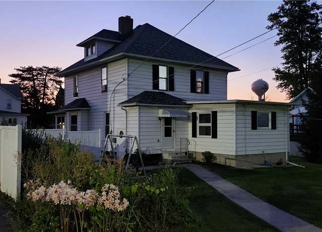 Property at 214 N Church St, Oak Harbor, OH 43449, 3 beds, 1.5 baths