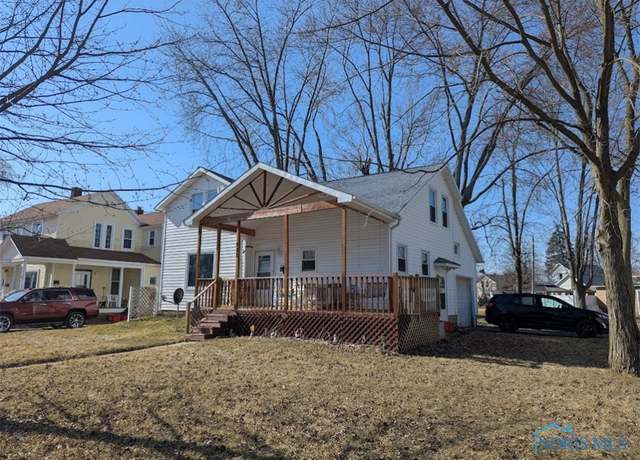 Property at 432 W Clinton St, Napoleon, OH 43545, 4 beds, 1 bath