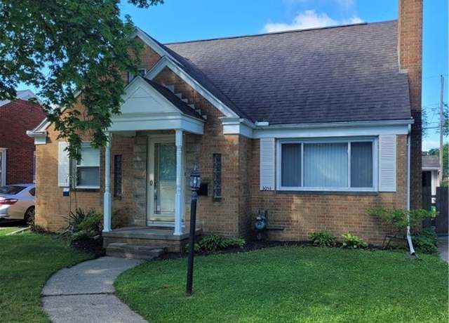 Property at 3054 S Byrne Rd, Toledo, OH 43614, 3 beds, 1 bath