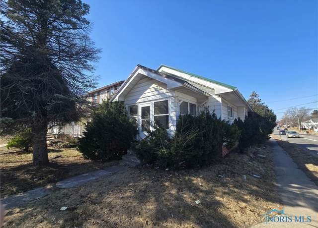 Property at 3751 Jackman Rd, Toledo, OH 43612, 2 beds, 1 bath