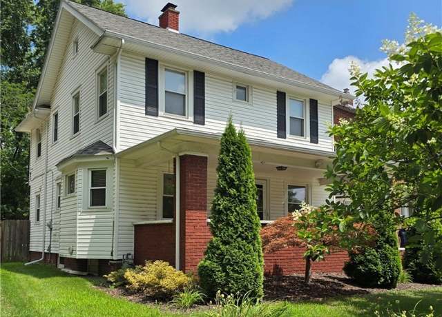 Property at 2364 Eastbrook Dr, Toledo, OH 43613, 4 beds, 2 baths