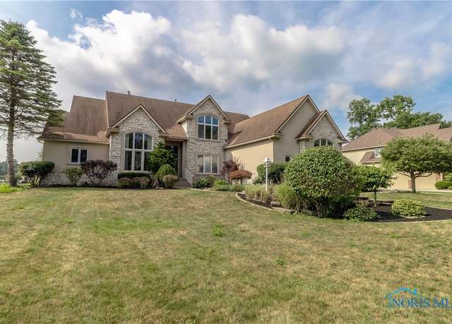 Property at 8727 Willow Pond Blvd, Sylvania, OH 43560, 4 beds, 4 baths
