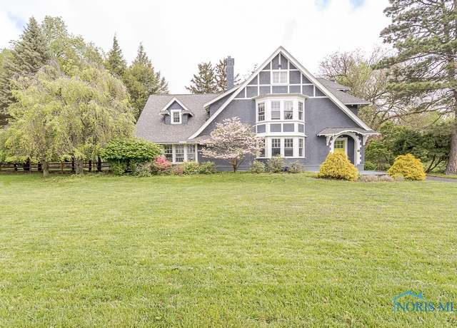 Property at 121 Eagle Point Dr, Rossford, OH 43460, 5 beds, 4.5 baths