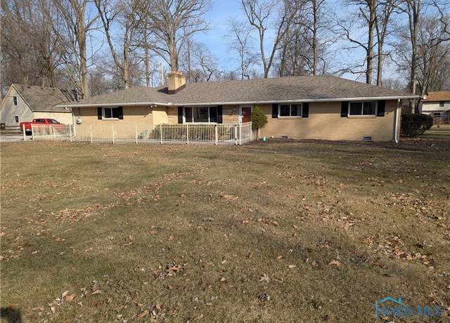 Property at 6660 Garden Rd, Maumee, OH 43537, 6 beds, 3 baths