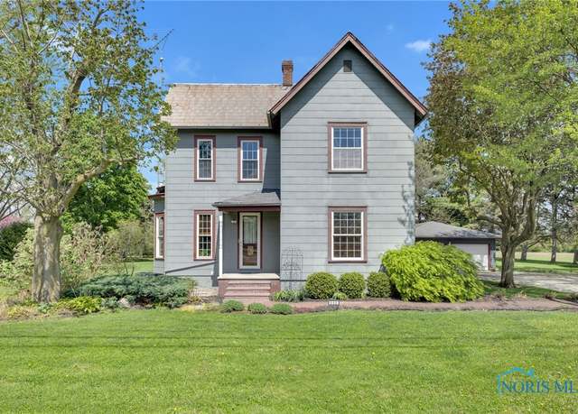 Property at 888 Columbus Ave, Fostoria, OH 44830, 4 beds, 3 baths