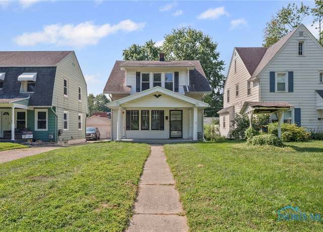 Property at 2249 Eastbrook Dr, Toledo, OH 43613, 3 beds, 1 bath