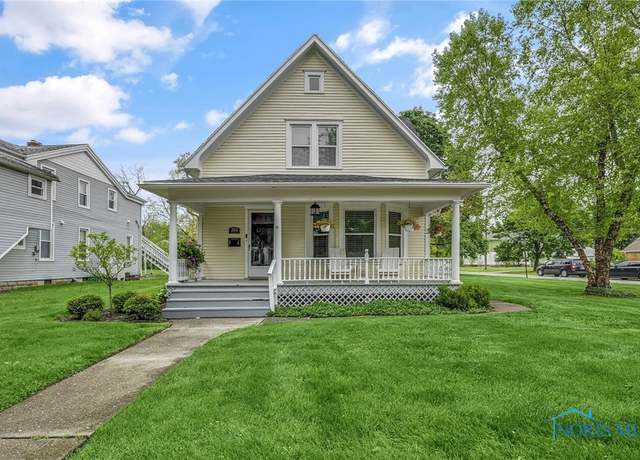 Property at 303 W Dudley St, Maumee, OH 43537, 4 beds, 2 baths