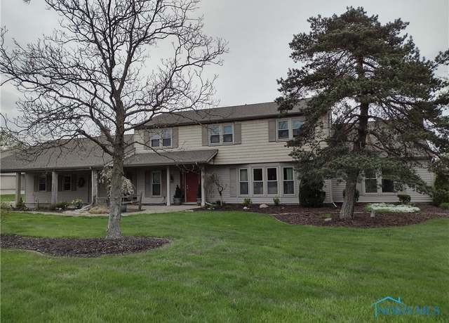 Property at 124 Country Club Rd, Bryan, OH 43506, 4 beds, 2.5 baths