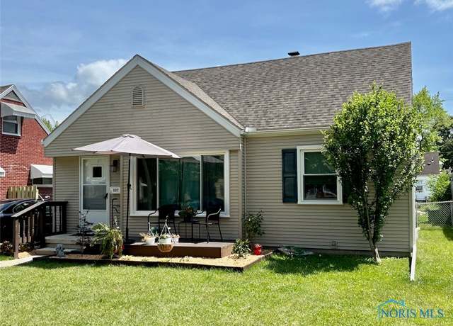 Property at 807 Sandralee Dr, Toledo, OH 43612, 3 beds, 2 baths