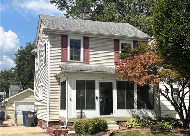Property at 1288 Wildwood Rd, Toledo, OH 43614, 3 beds, 1 bath