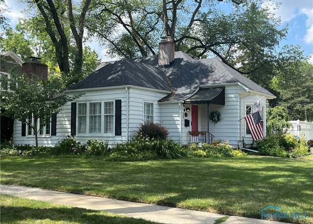 Property at 528 Elm St, Perrysburg, OH 43551, 4 beds, 2 baths