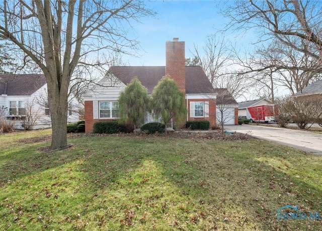 Property at 740 Elm St, Perrysburg, OH 43551, 4 beds, 2 baths