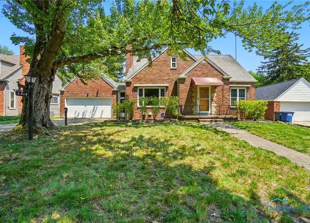 Property at 2818 Densmore Dr, Toledo, OH 43606, 3 beds, 1.5 baths