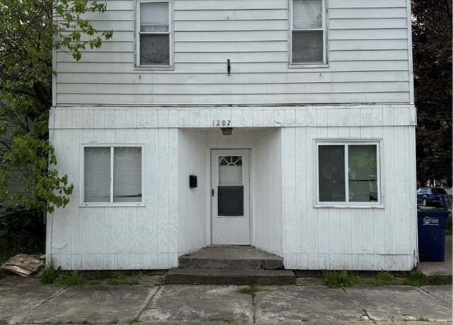 Property at 1202 Idaho St, Toledo, OH 43605, 9 beds, 4 baths