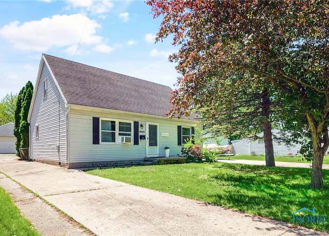 Property at 2633 Edgar St, Toledo, OH 43613, 3 beds, 2 baths