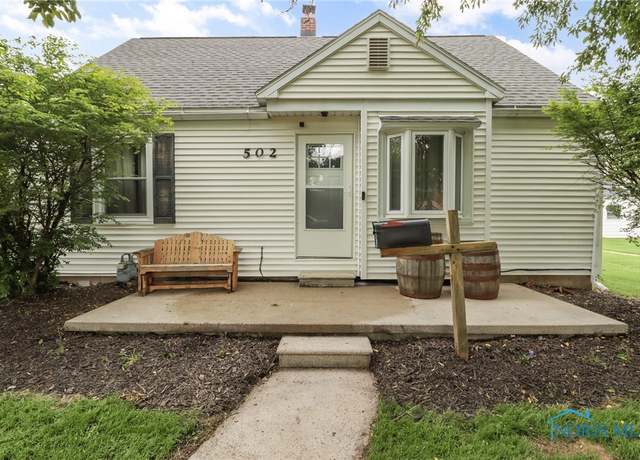 Property at 502 W 6th St, Perrysburg, OH 43551, 3 beds, 1 bath