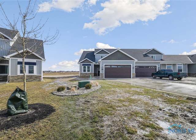 Property at 241 South Bridge Rd, Northwood, OH 43619, 3 beds, 2.5 baths
