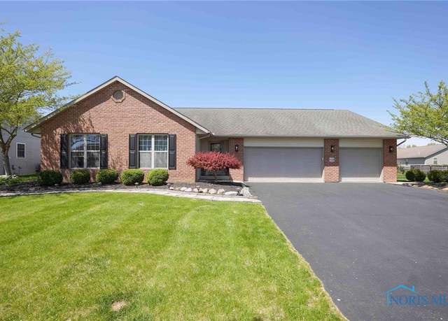 Property at 1110 Homestead Dr, Findlay, OH 45840, 3 beds, 2 baths