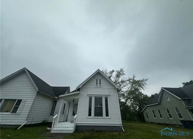 Property at 913 Prouty Ave, Toledo, OH 43609, 4 beds, 1 bath