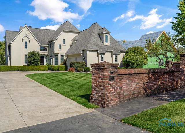 Property at 3159 Riverwood Ct, Perrysburg, OH 43551, 4 beds, 2.5 baths