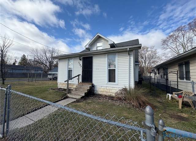 Property at 1105 Elysian Ave, Toledo, OH 43607, 4 beds, 3.5 baths