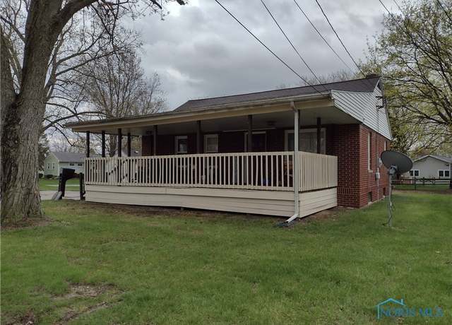 Property at 634 Cherry St, Wauseon, OH 43567, 2 beds, 1 bath