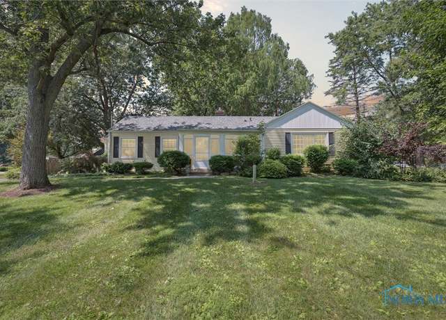 Property at 6035 Winterhaven Dr, Sylvania, OH 43560, 3 beds, 2 baths