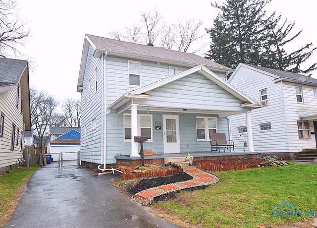 Property at 2251 Georgetown Ave, Toledo, OH 43613, 3 beds, 1.5 baths