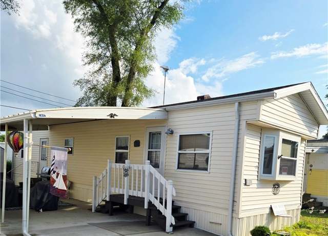 Property at 1623 NE Catawba Rd, Port Clinton, OH 43452, 2 beds, 1 bath