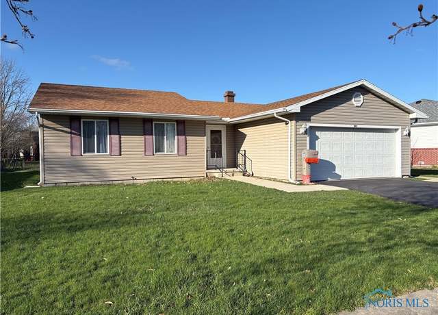 Property at 895 Champagne Ave, Bowling Green, OH 43402, 4 beds, 2 baths