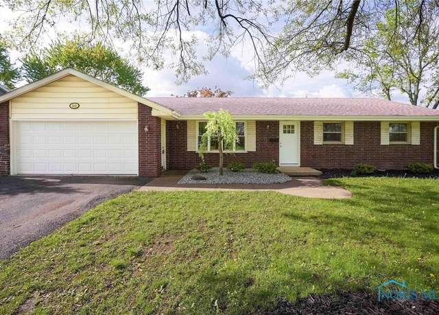 Property at 1816 Cherry Ln, Findlay, OH 45840, 4 beds, 2 baths